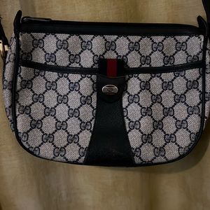 Beautiful vintage Gucci purse